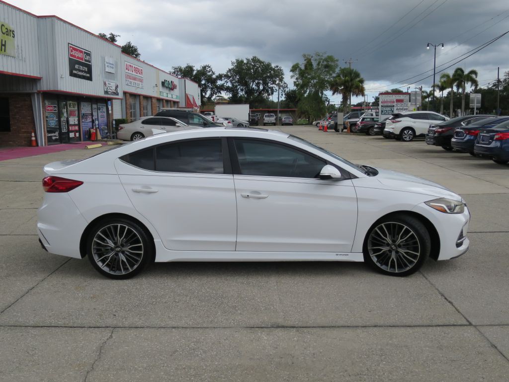 2018 Hyundai Elantra Image 4