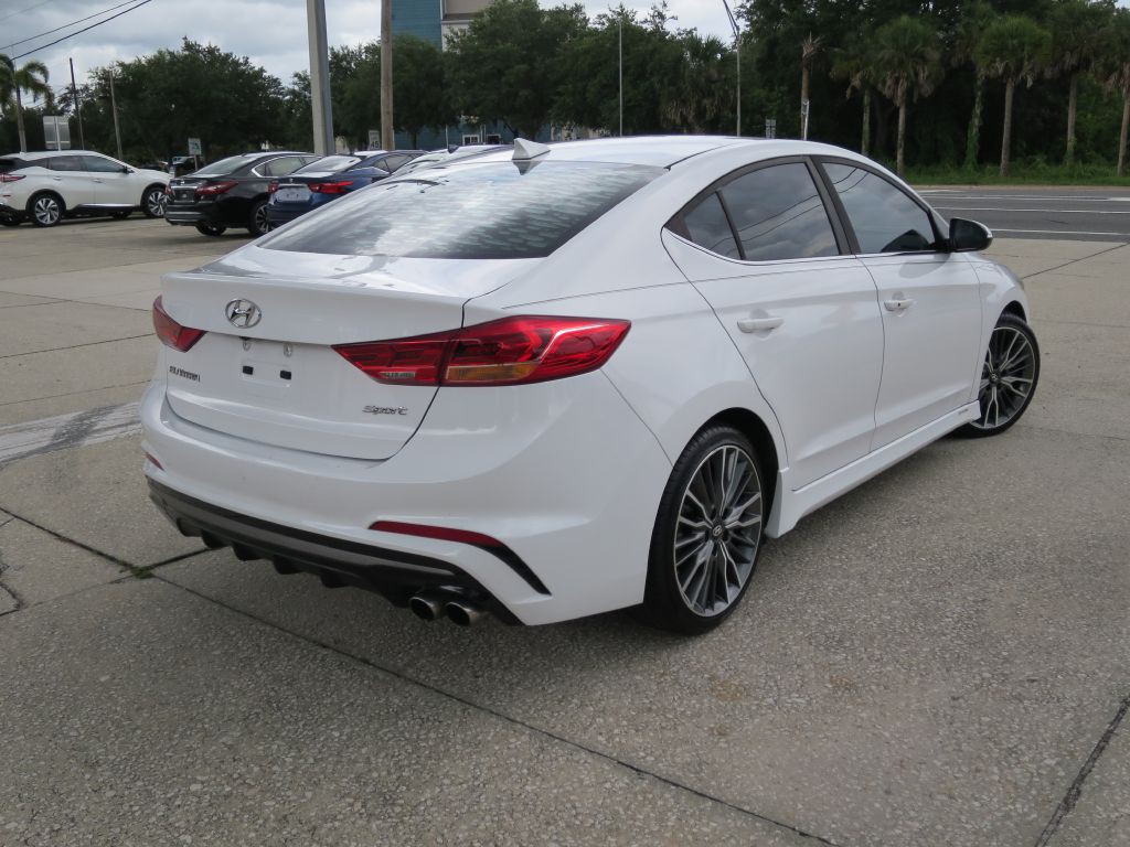 2018 Hyundai Elantra Image 5