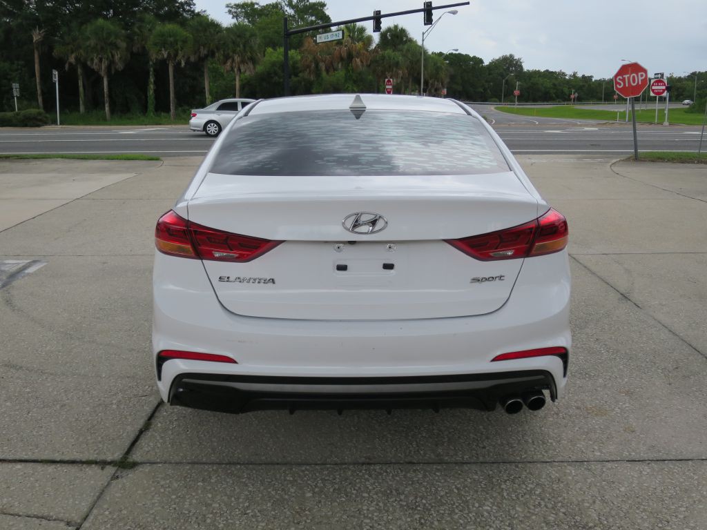 2018 Hyundai Elantra Image 6