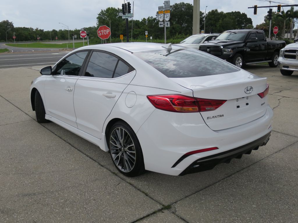 2018 Hyundai Elantra Image 7
