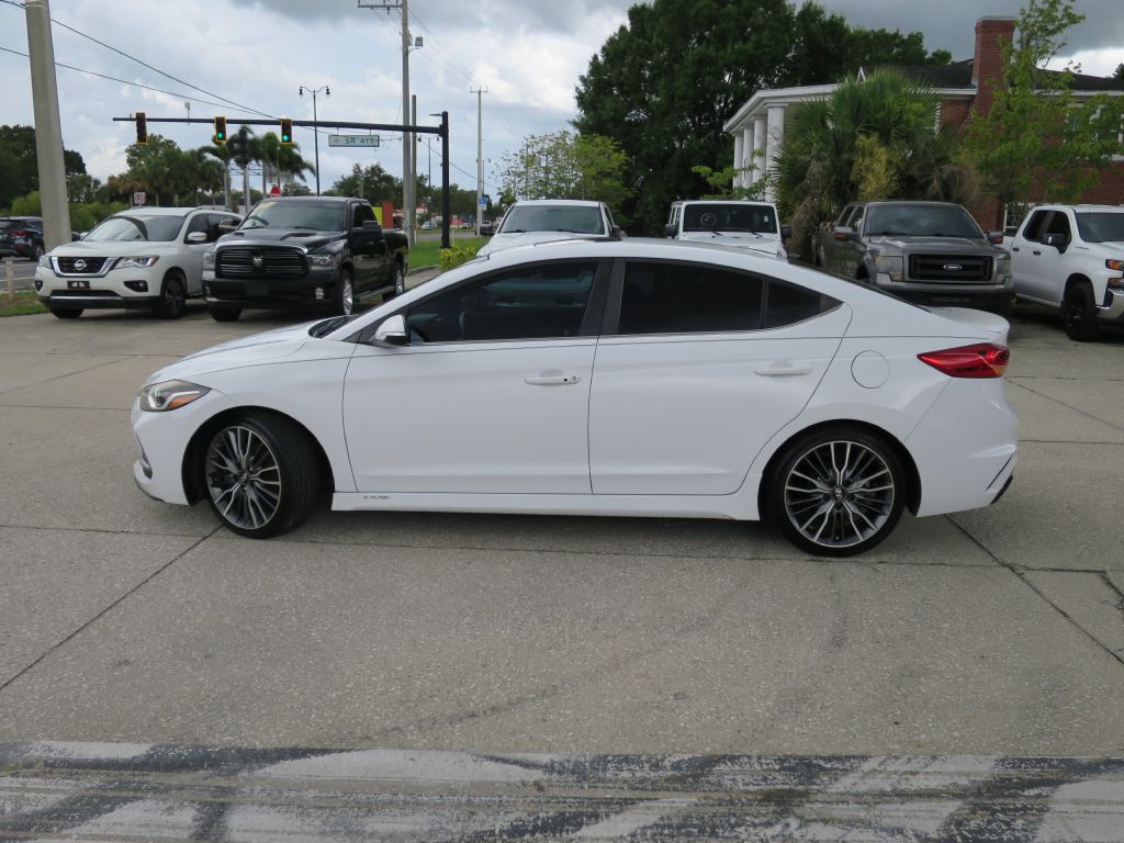 2018 Hyundai Elantra Image 8