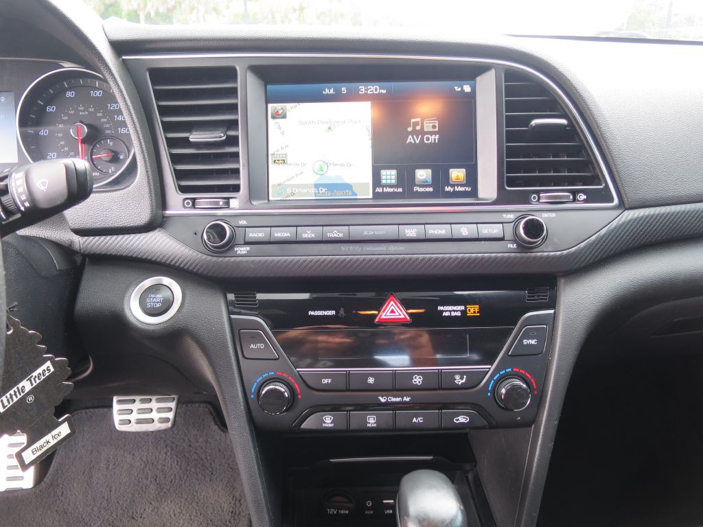 2018 Hyundai Elantra Image 22