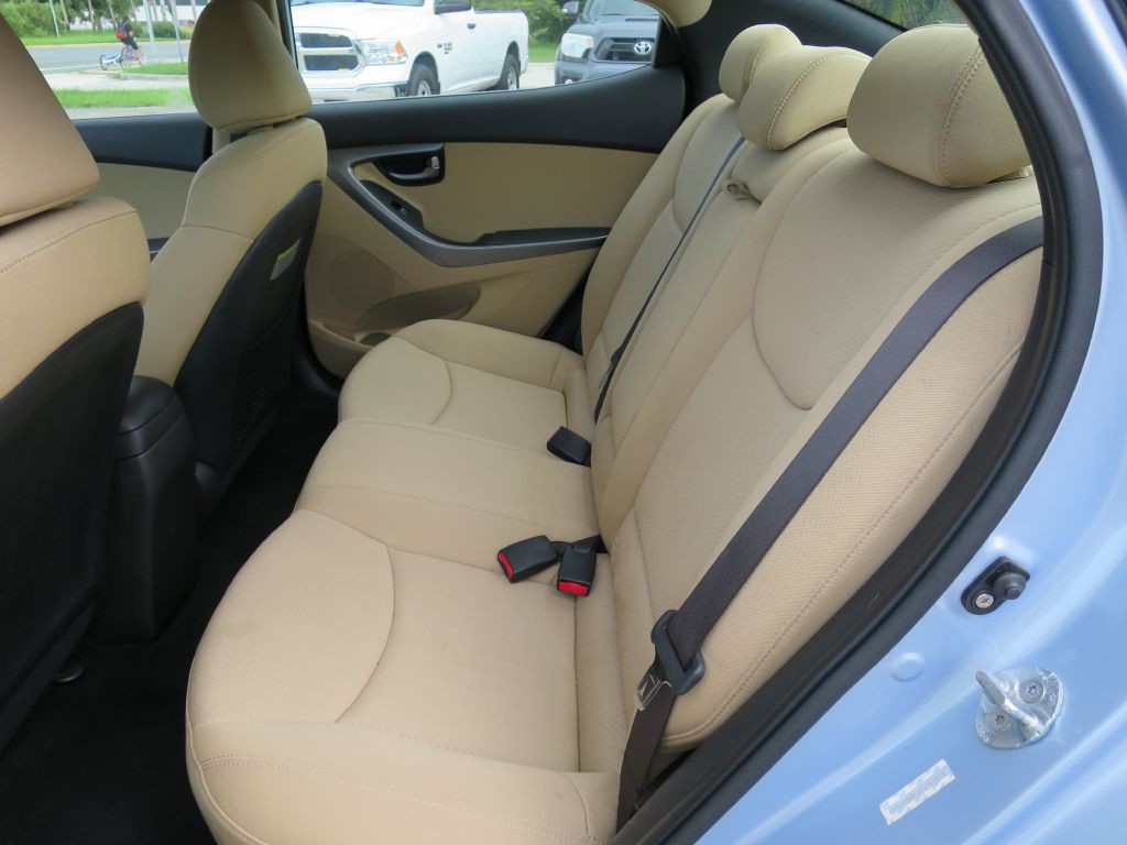 2012 Hyundai Elantra Image 11