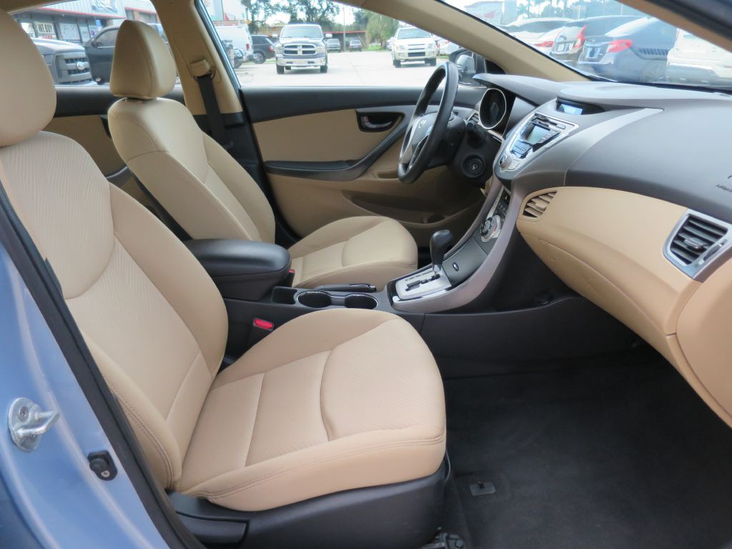 2012 Hyundai Elantra Image 14
