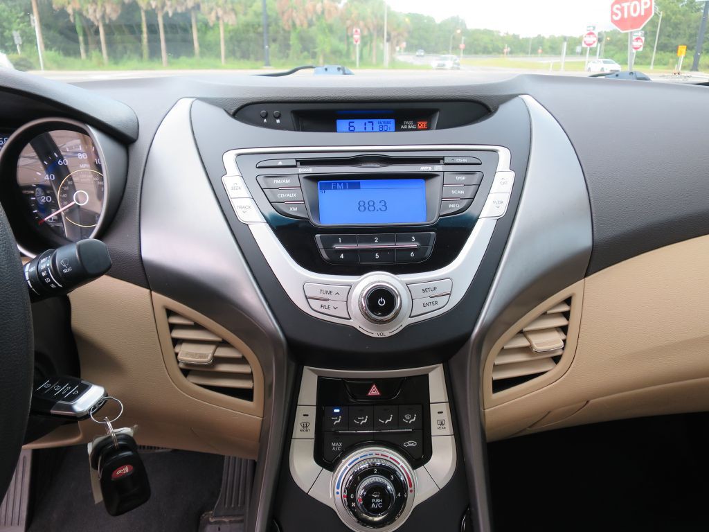 2012 Hyundai Elantra Image 21