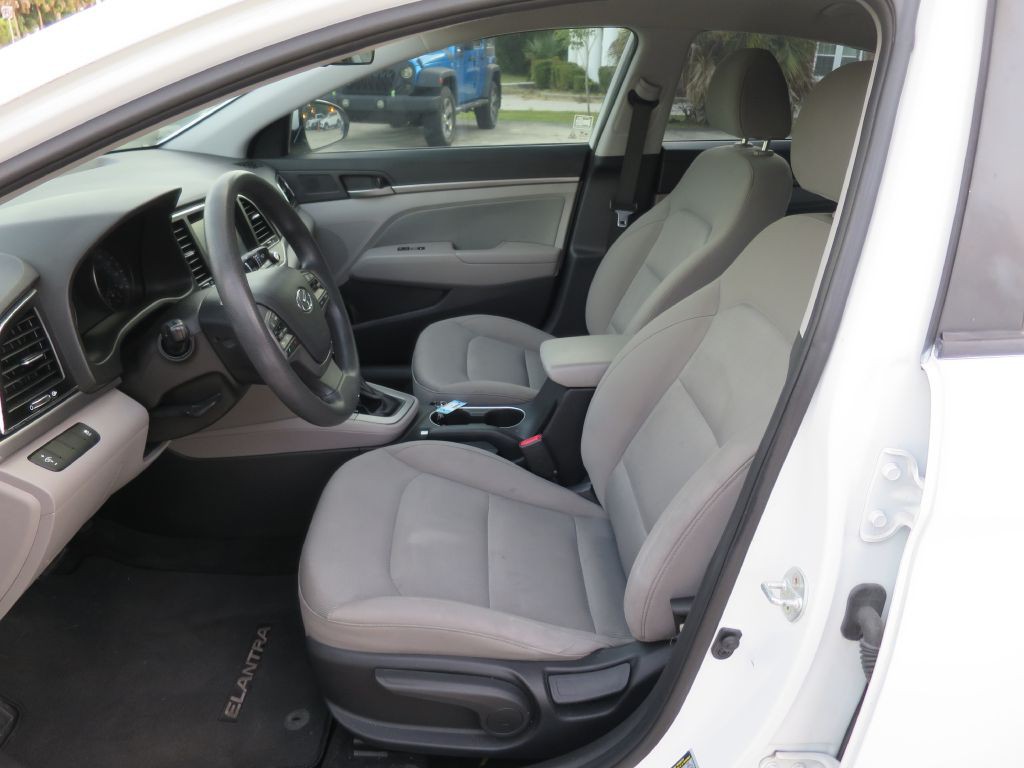 2017 Hyundai Elantra Image 10