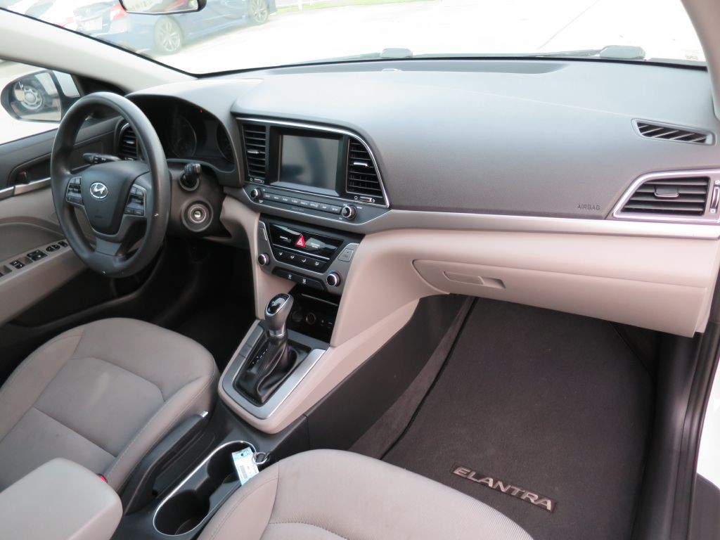 2017 Hyundai Elantra Image 13