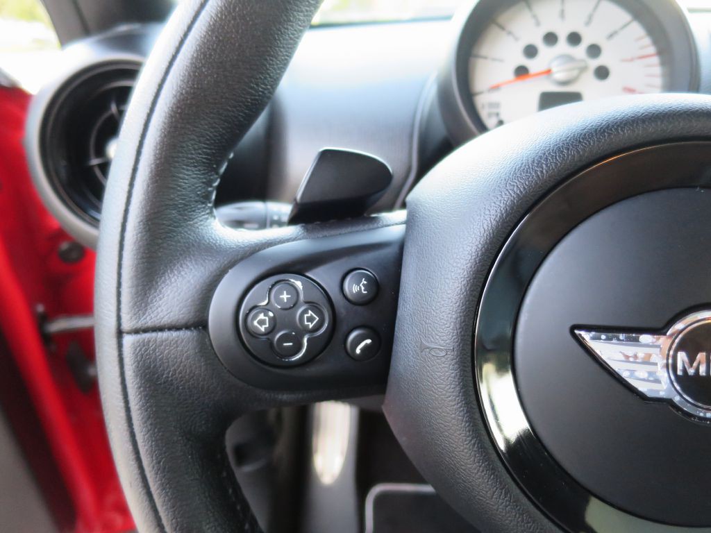 2014 MINI Cooper Image 17