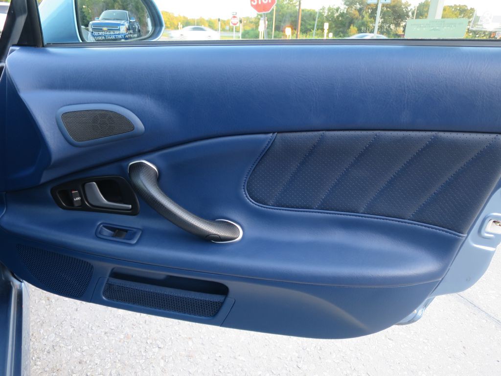 2004 Honda S2000 Image 22