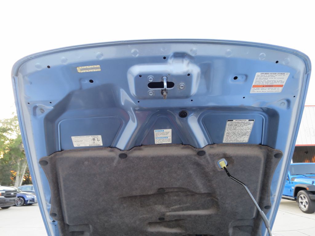 2004 Honda S2000 Image 30