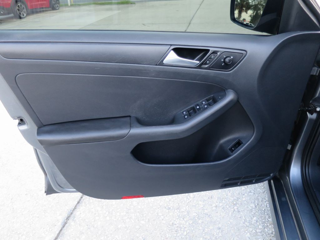 2018 Chevrolet Colorado Image 17