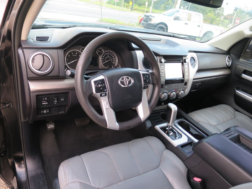 2015 Toyota Tundra Image 9