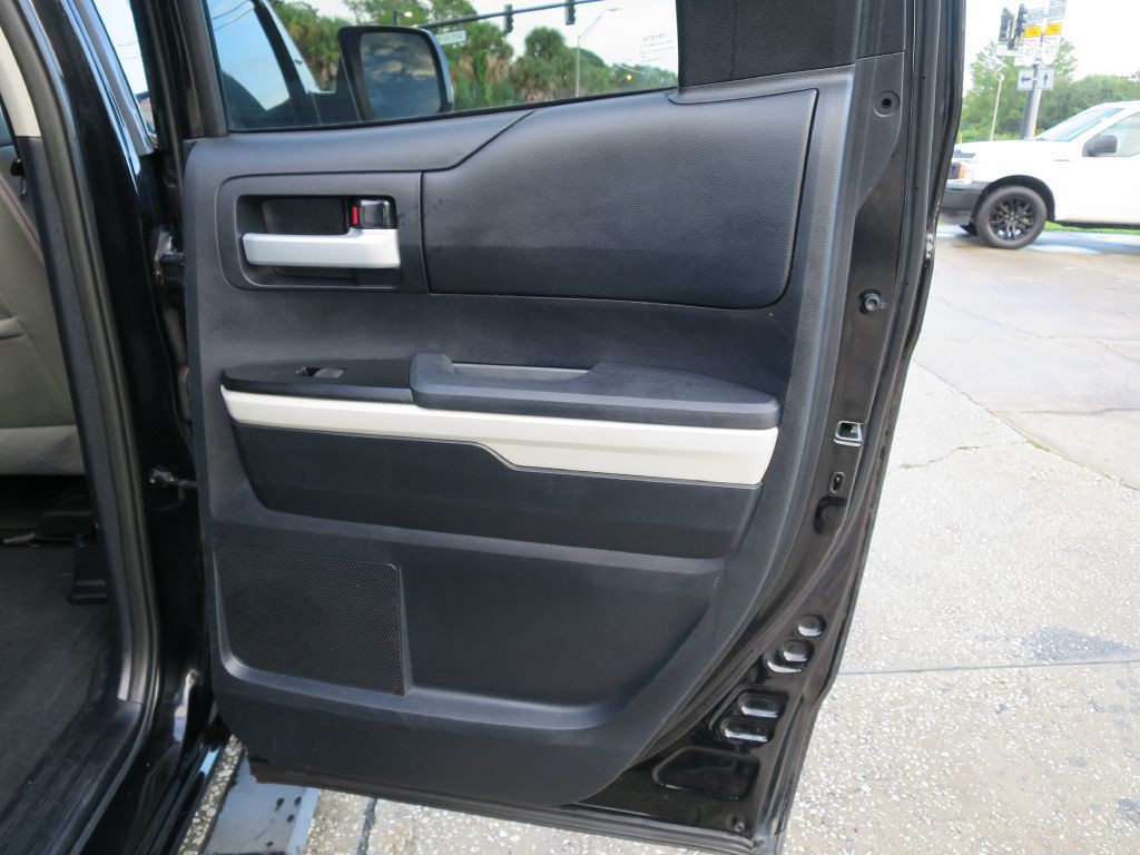 2015 Toyota Tundra Image 16