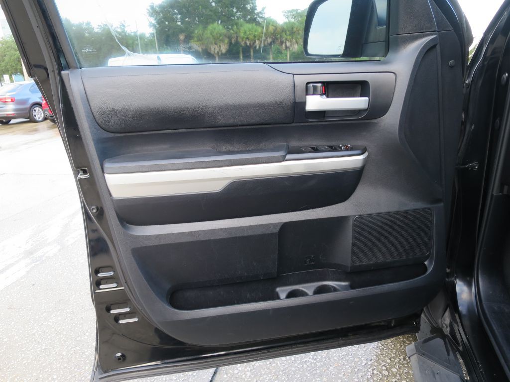 2015 Toyota Tundra Image 18