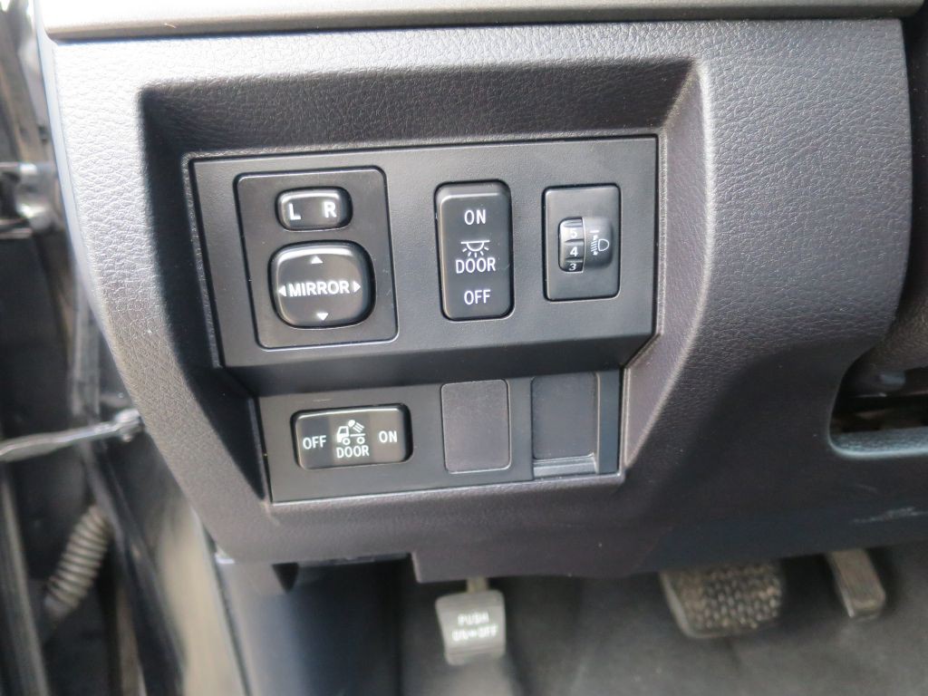 2015 Toyota Tundra Image 19