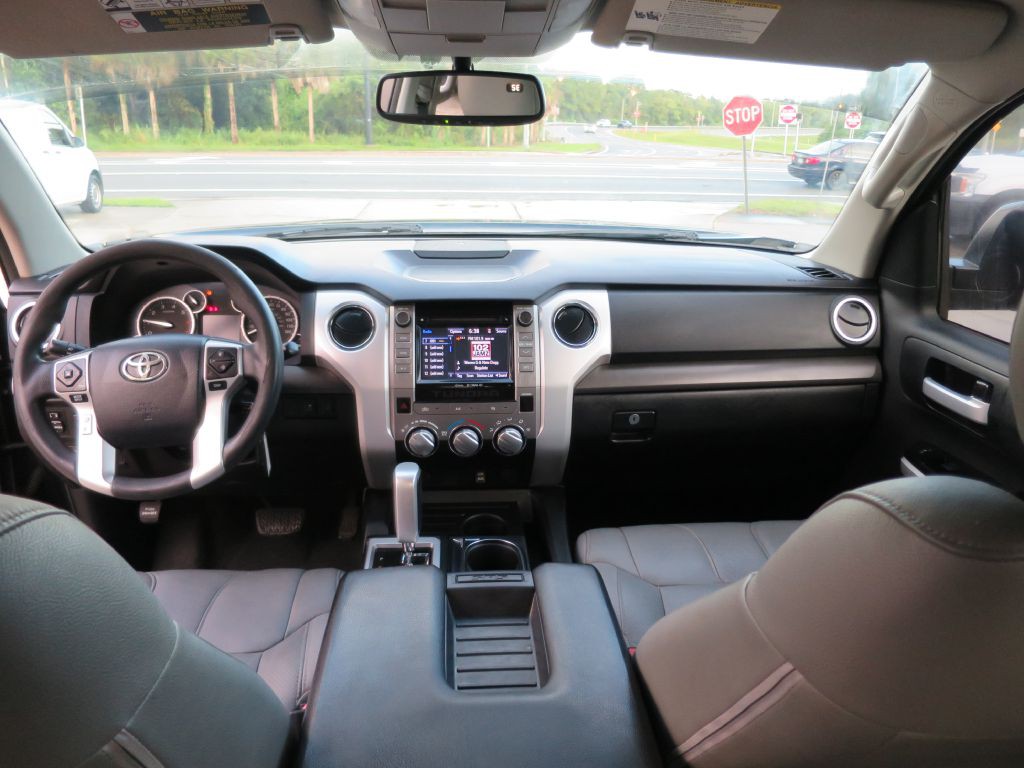 2015 Toyota Tundra Image 25