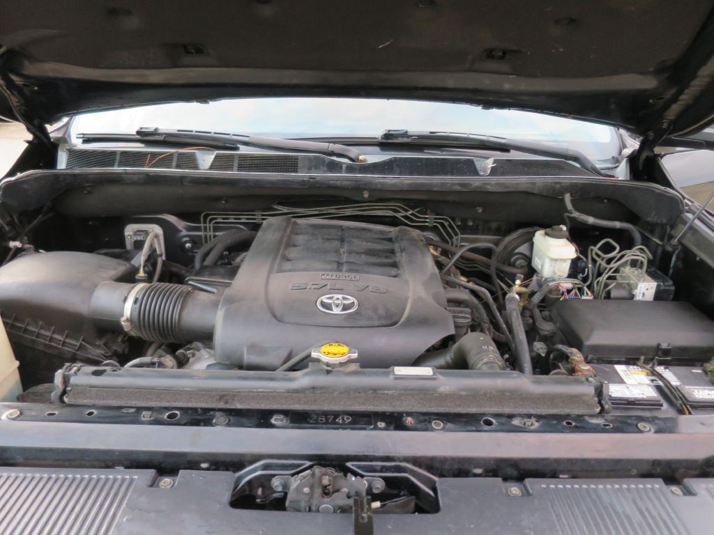 2015 Toyota Tundra Image 28