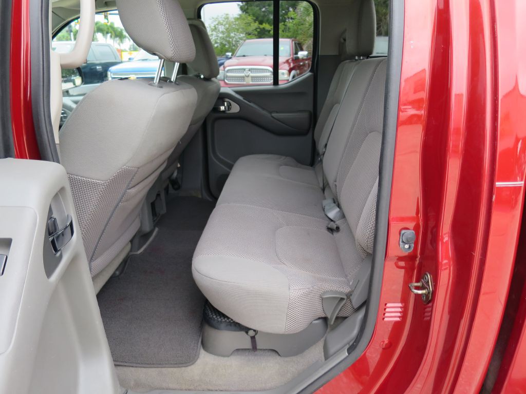 2016 Nissan Frontier Image 11