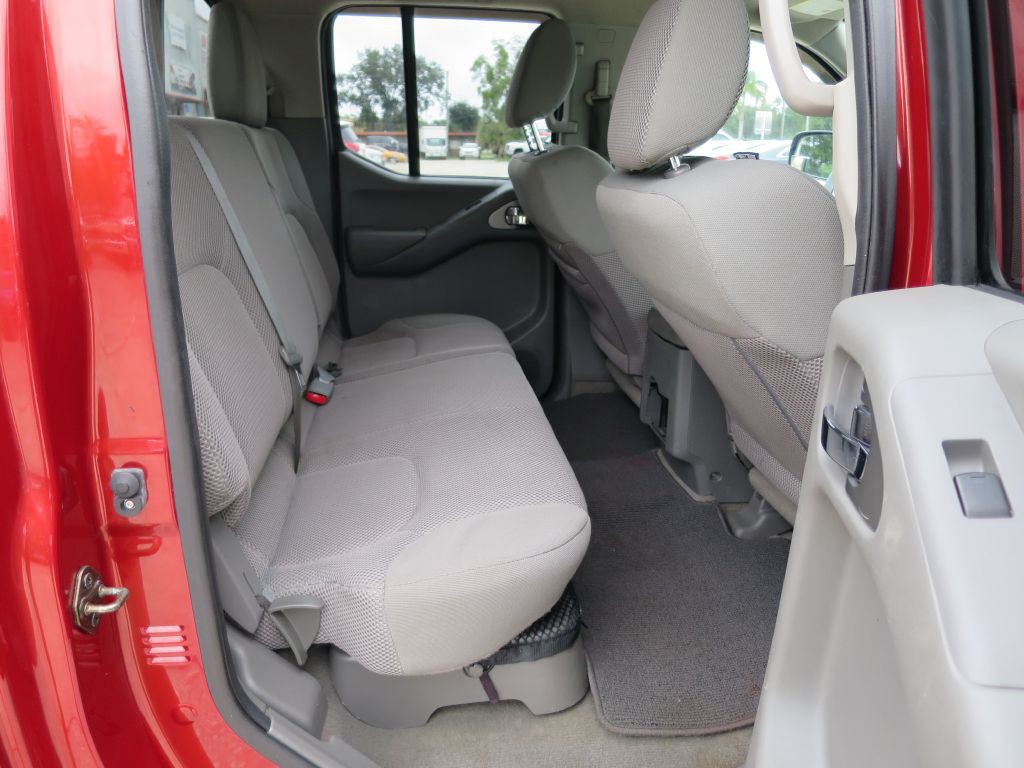 2016 Nissan Frontier Image 12