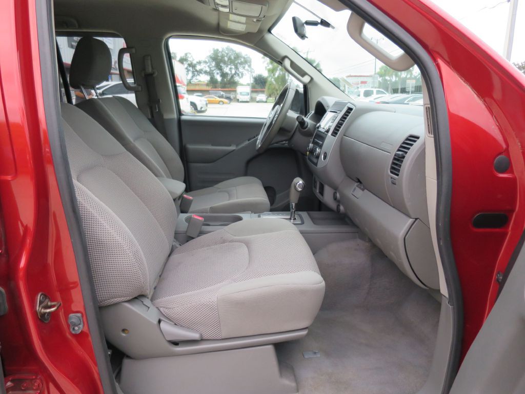 2016 Nissan Frontier Image 14