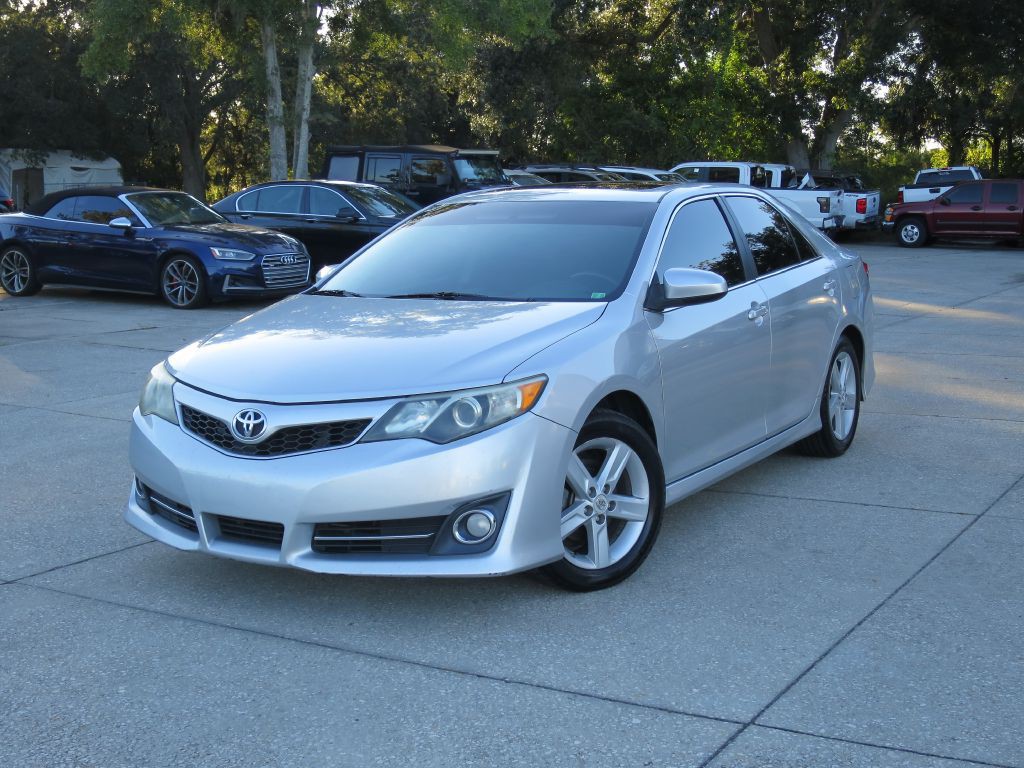 2012 Toyota Camry Image 1
