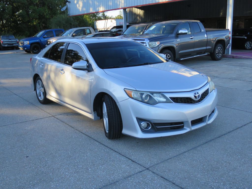 2012 Toyota Camry Image 3