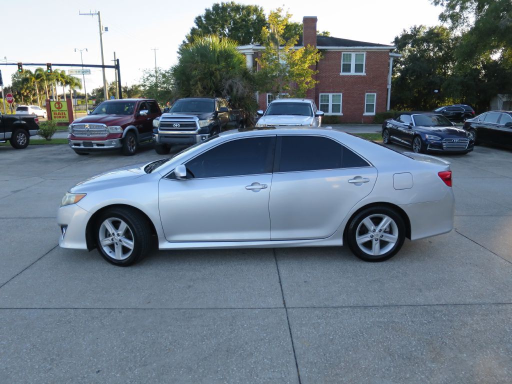 2012 Toyota Camry Image 7