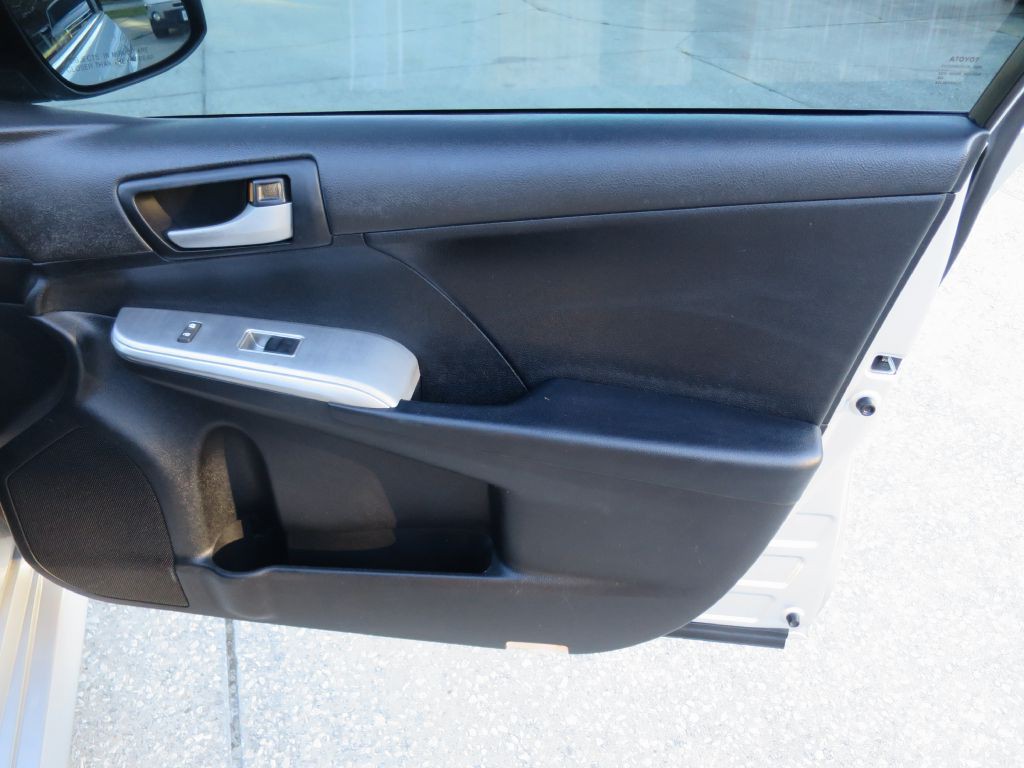 2012 Toyota Camry Image 14