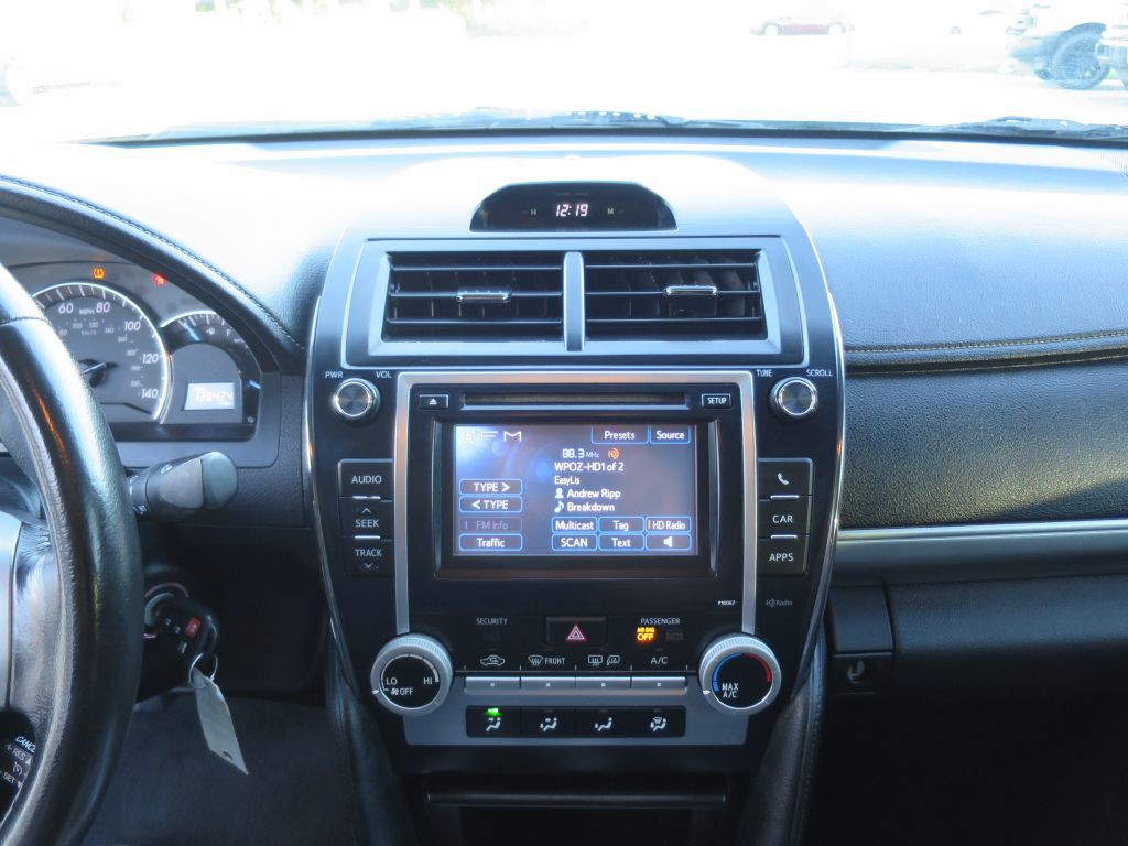 2012 Toyota Camry Image 21