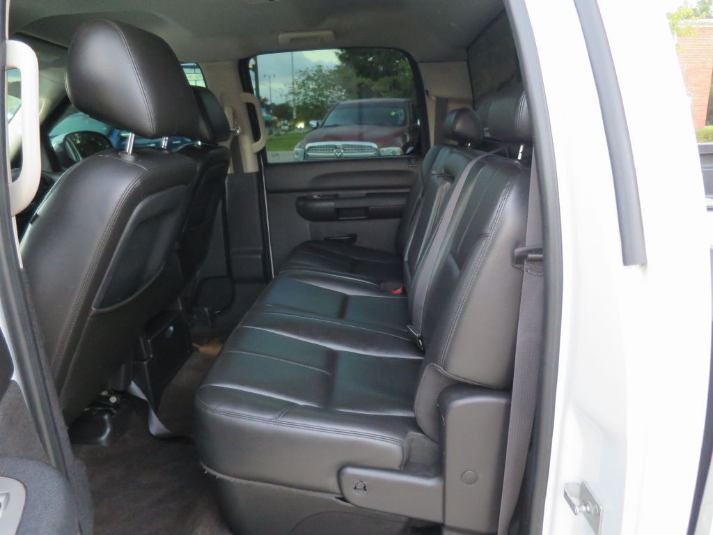 2011 GMC Sierra Image 11