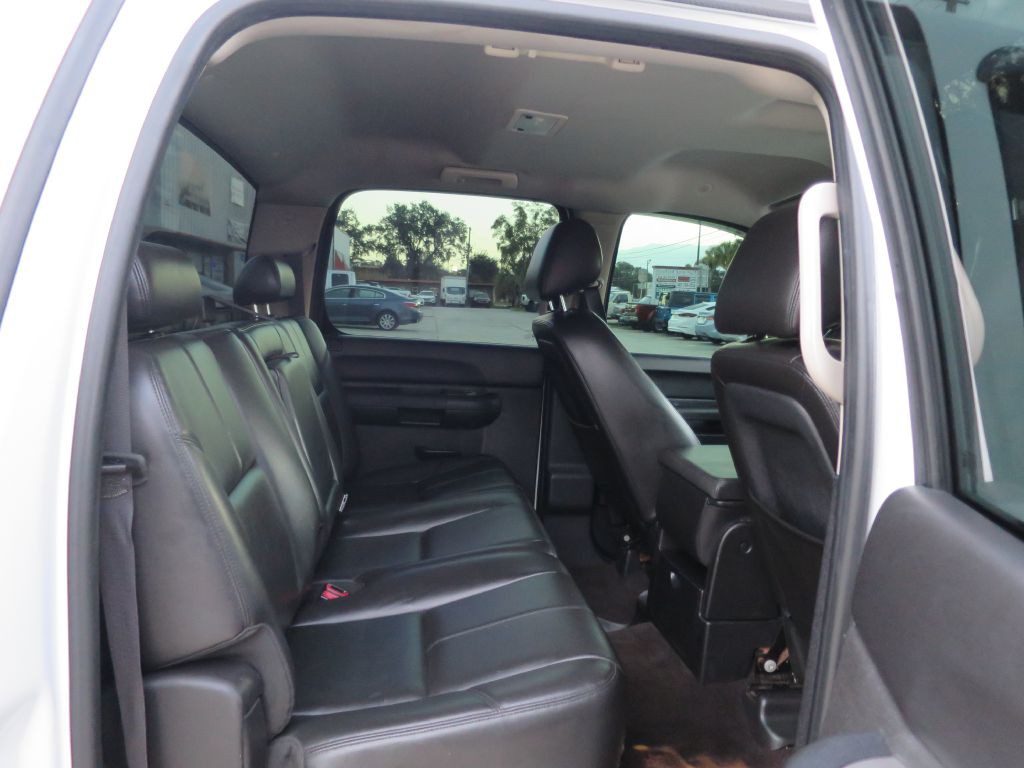 2011 GMC Sierra Image 12