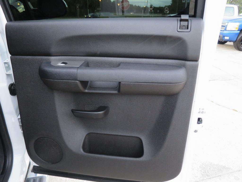 2011 GMC Sierra Image 16