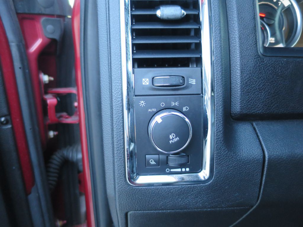 2014 RAM 1500 Image 19