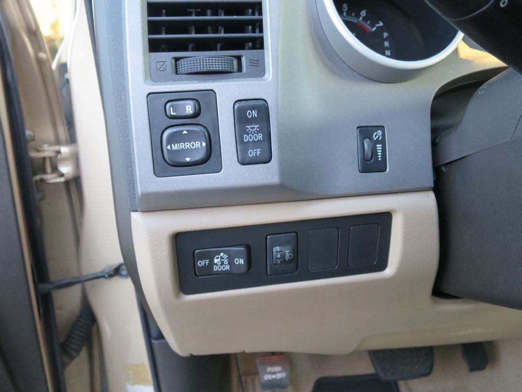 2010 Toyota Tundra Image 19