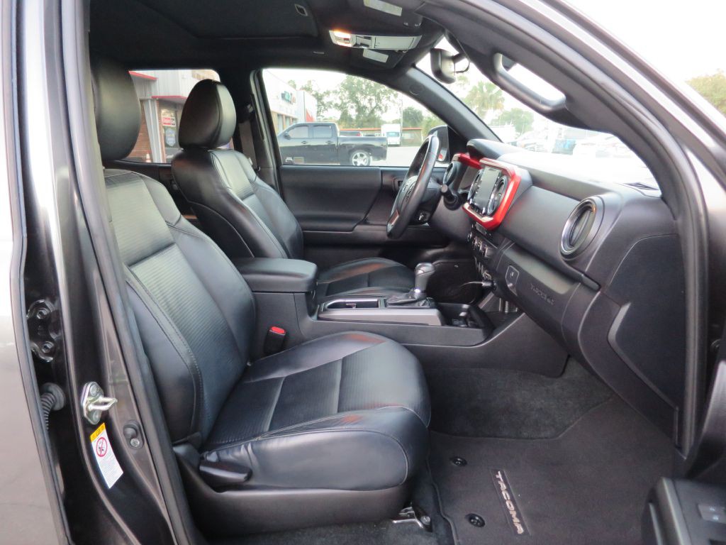 2020 Toyota Tacoma Image 14