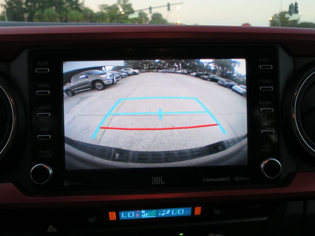 2020 Toyota Tacoma Image 24