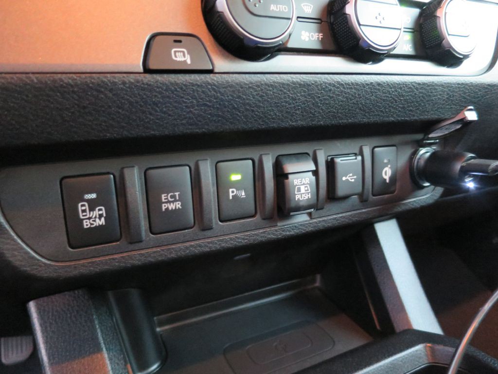 2020 Toyota Tacoma Image 25