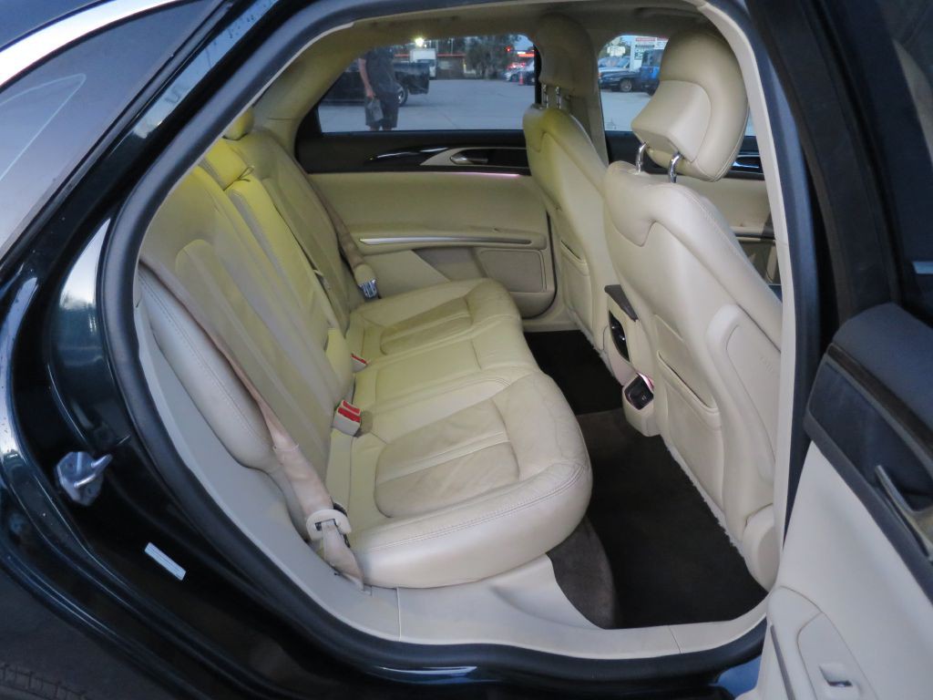 2014 Lincoln MKZ Image 12