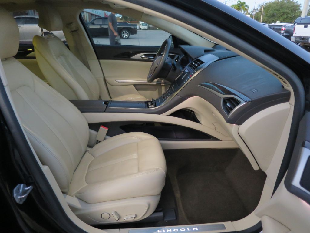 2014 Lincoln MKZ Image 14