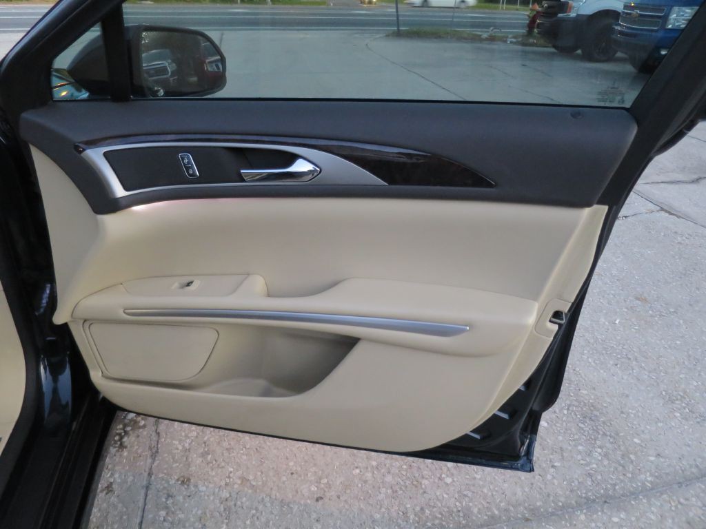 2014 Lincoln MKZ Image 15