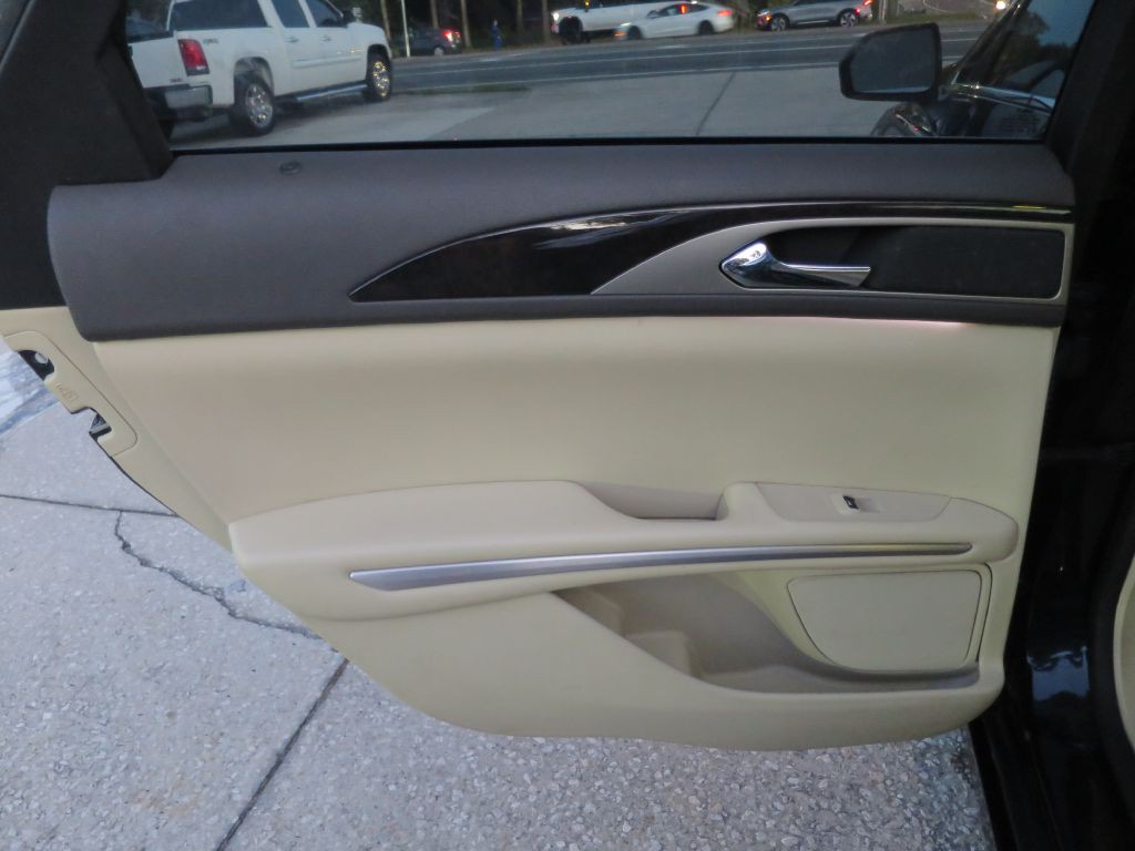 2014 Lincoln MKZ Image 17