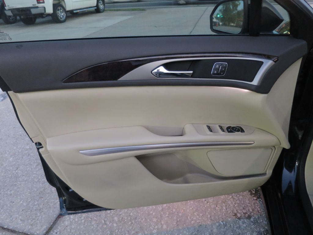 2014 Lincoln MKZ Image 18