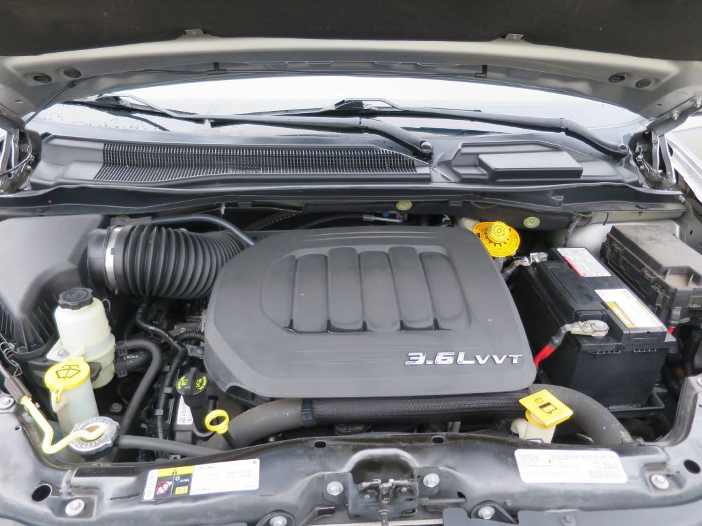 2016 Chrysler Town & Country Image 29