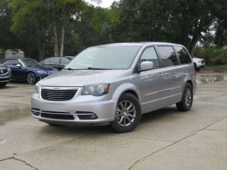 Image for 2016 Chrysler Town & Country S ID: 7050582