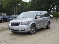 Image for 2016 Chrysler Town & Country S ID: 7050582