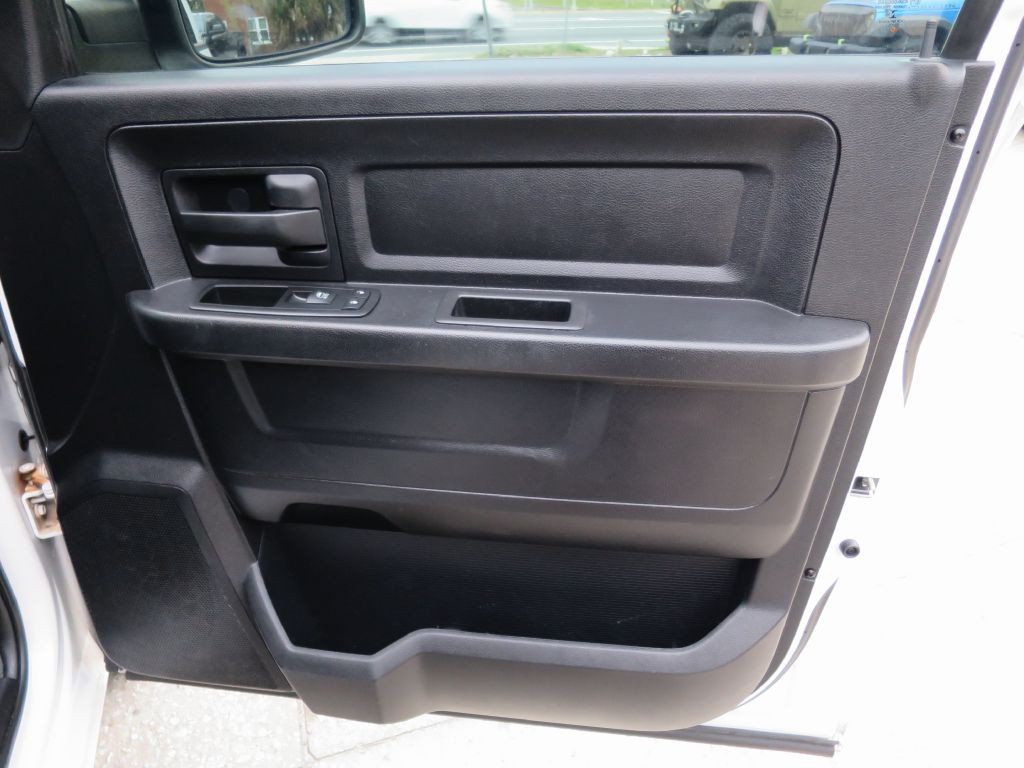 2014 RAM 1500 Image 16