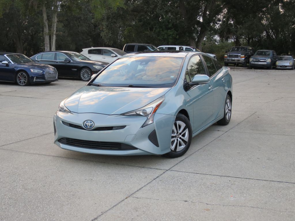 2016 Toyota Prius Image 1