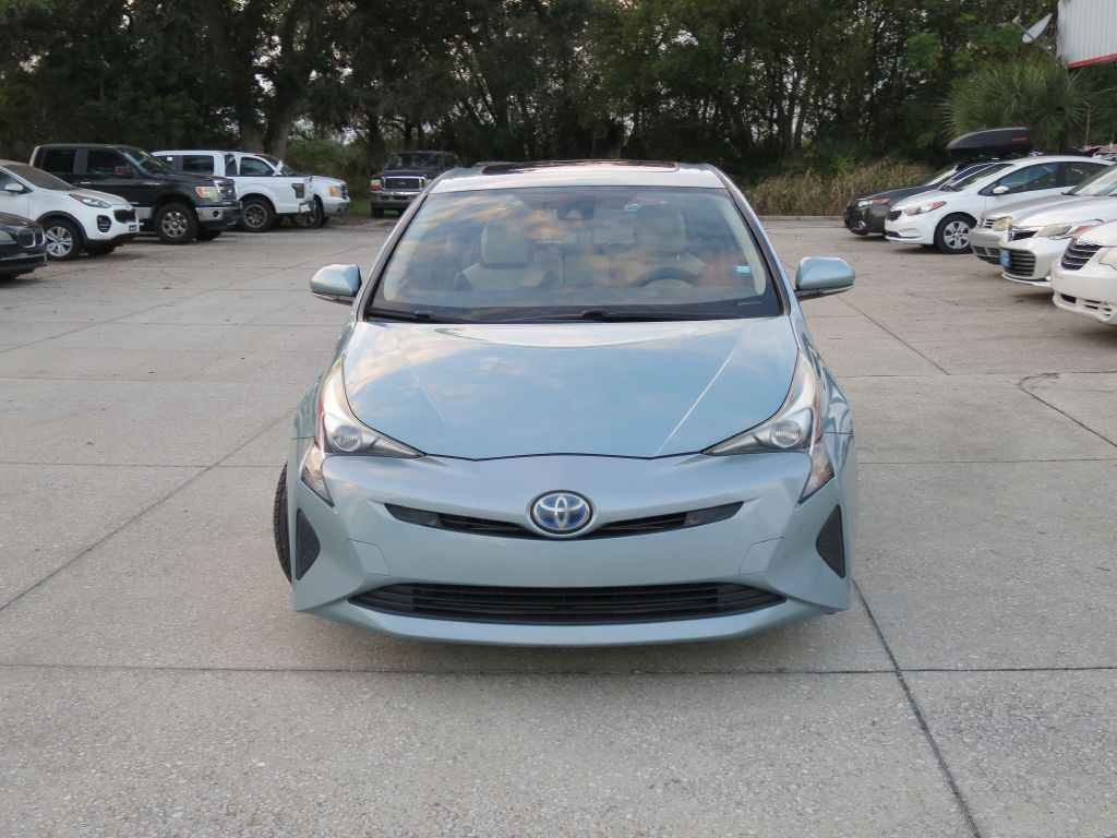2016 Toyota Prius Image 2
