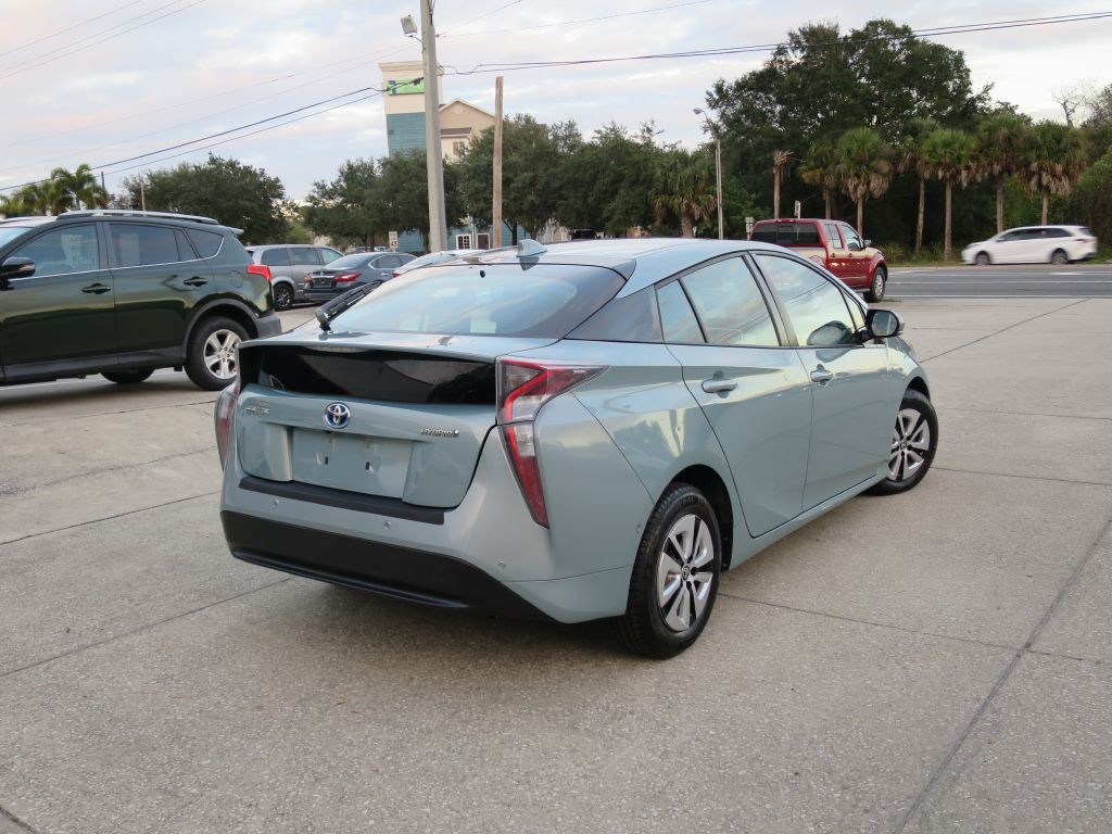 2016 Toyota Prius Image 5