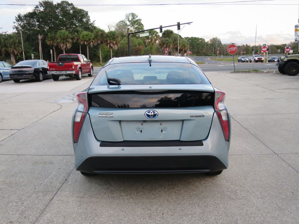 2016 Toyota Prius Image 6